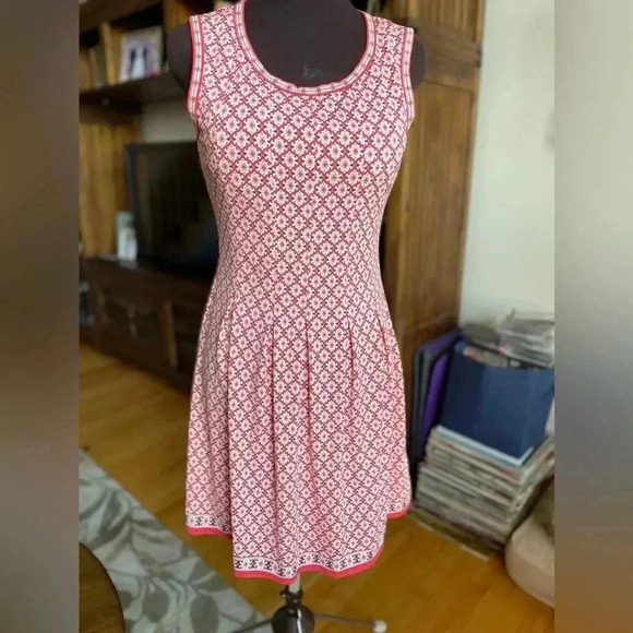 Dresses & Skirts - Max Studio dress